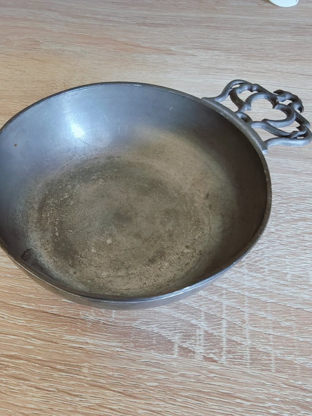 Antique 20th Century English Pewter Porringer Bowl Cup England Heraldic